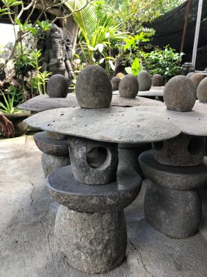River stone japan lamp