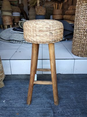 Cylinder stool with wooden legs -