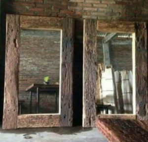 Miroir avec large cadre en bois massif rustique - FRAME