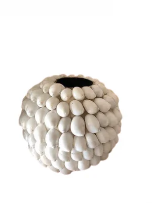 Shell candle pot
