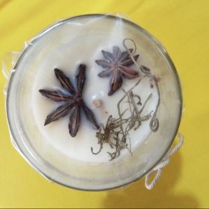 Scented soy candle dried flower
