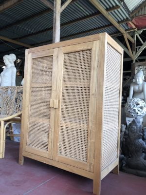 petite armoire en rotin