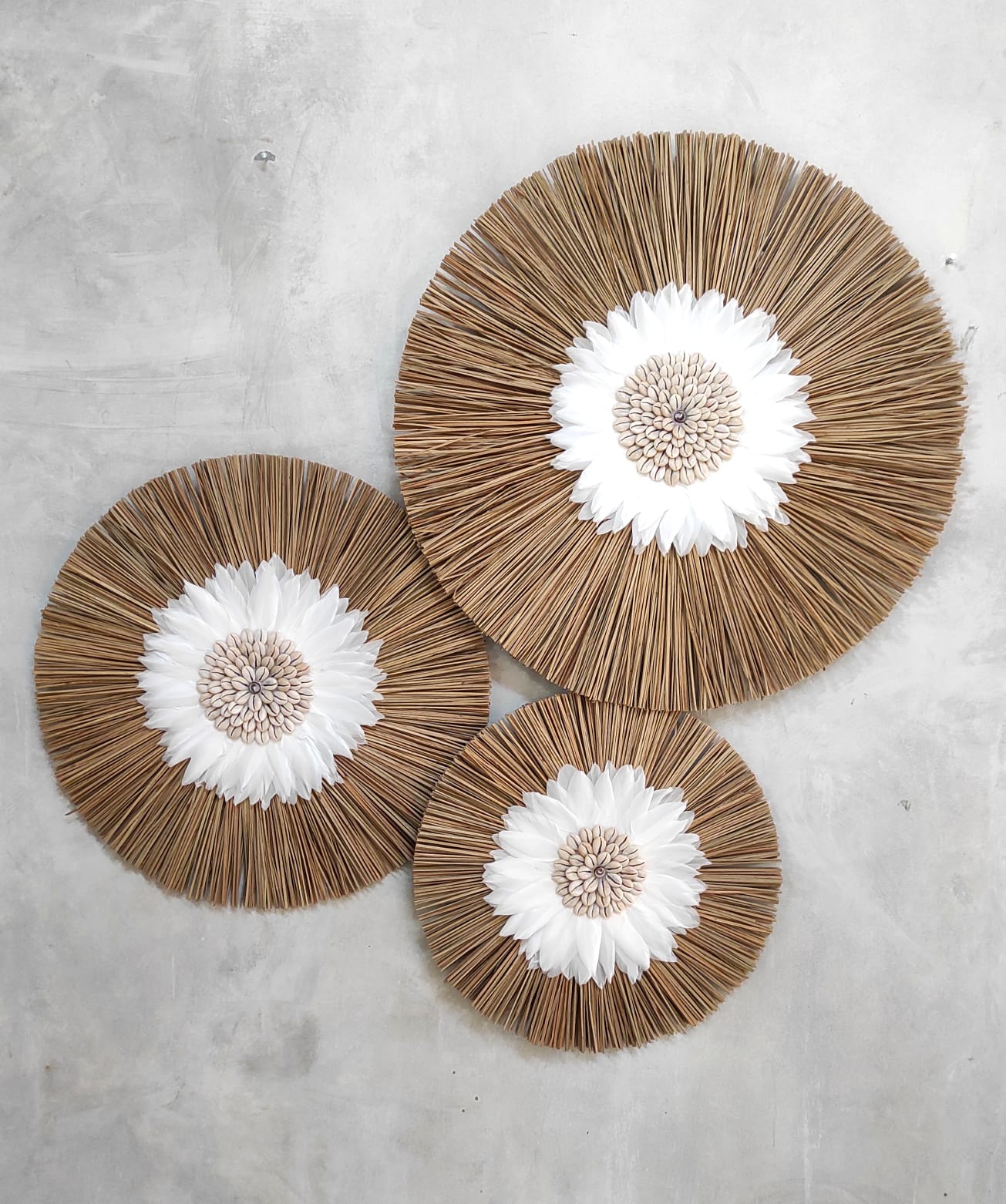 Natural Dried Grass With Seashells - L'atelier A Bali