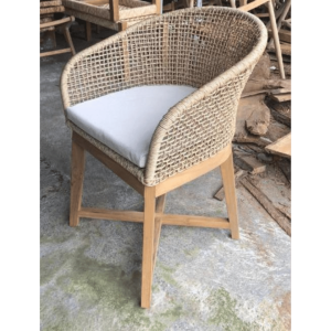 Curver chair with cushion