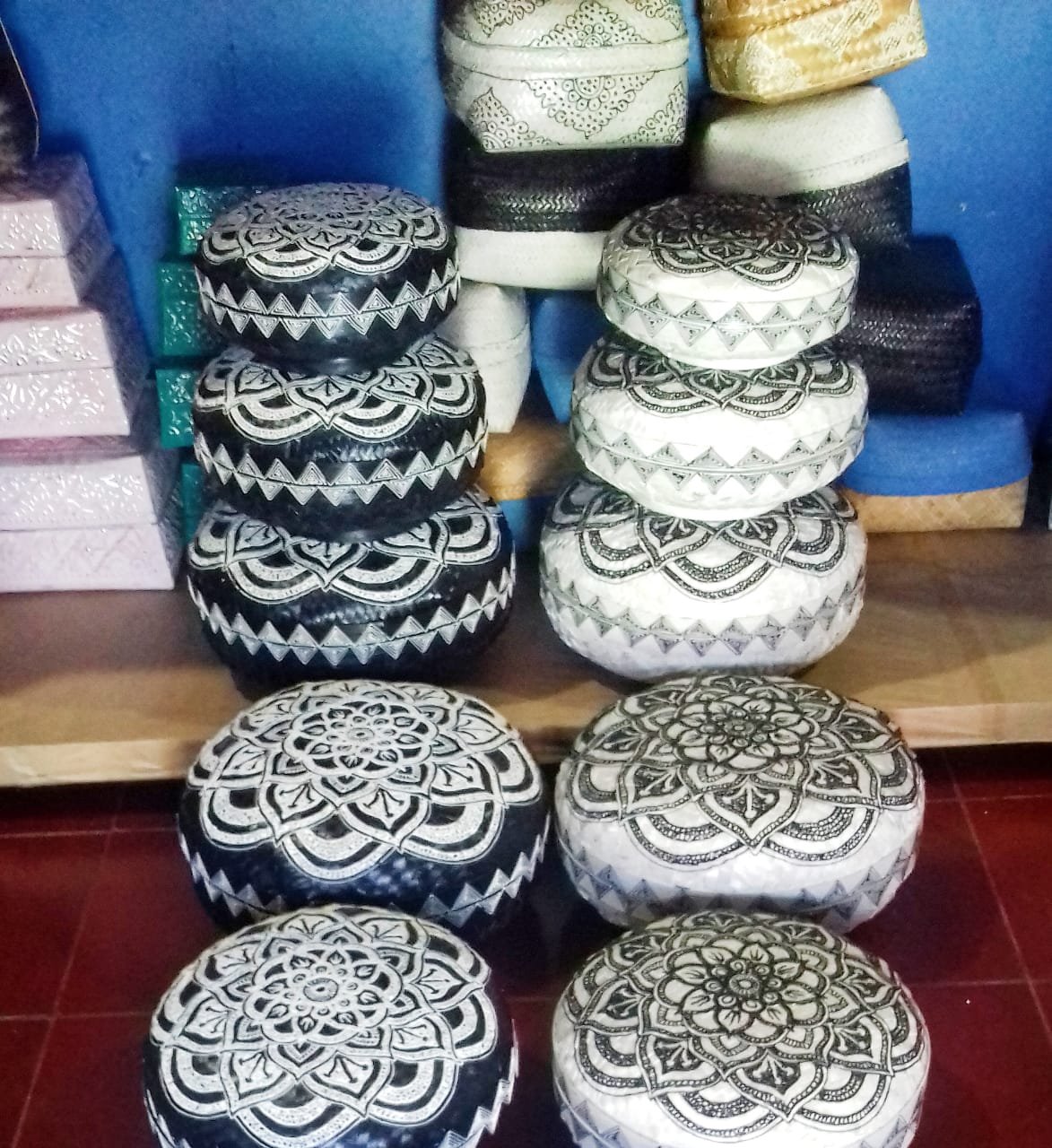 Traditional bali oval box