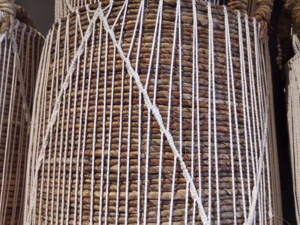 Tube basket with macrame