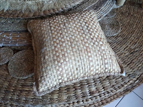 Woven Pillow - Oreiller tissé