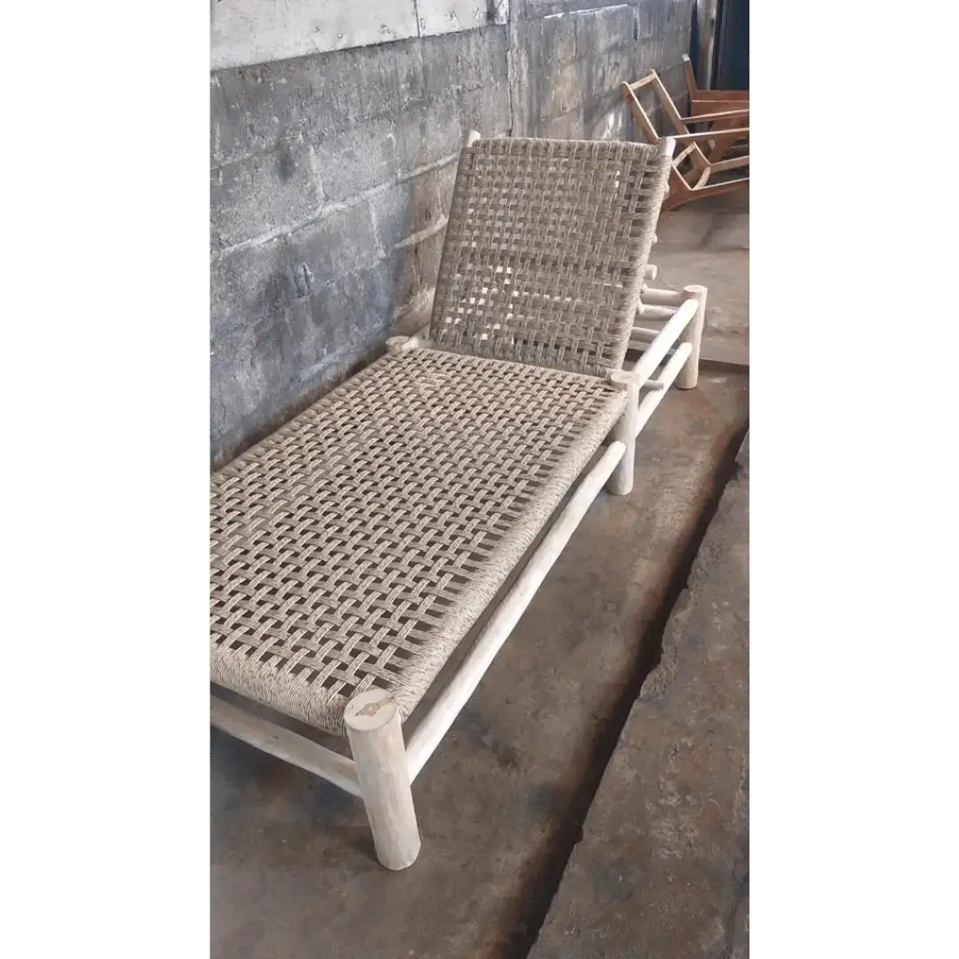 Acent Chaise Lounge