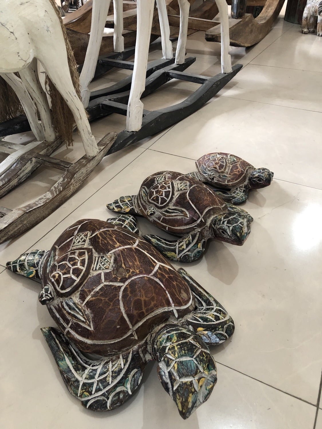 Wooden turtle decoration set