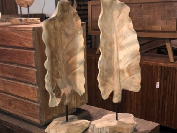 Wooden Wavy Leaf Stand Large