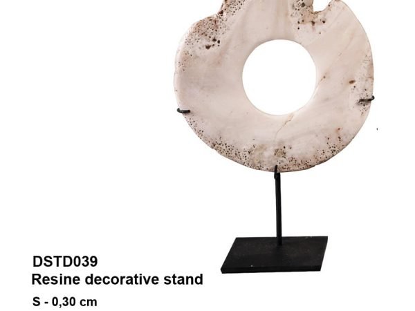 Grande decoration en pierre en forme de cercle