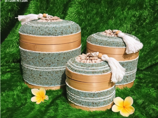 A Set Of 3 Turquis Lis White Beads And Bamboo Bali Box