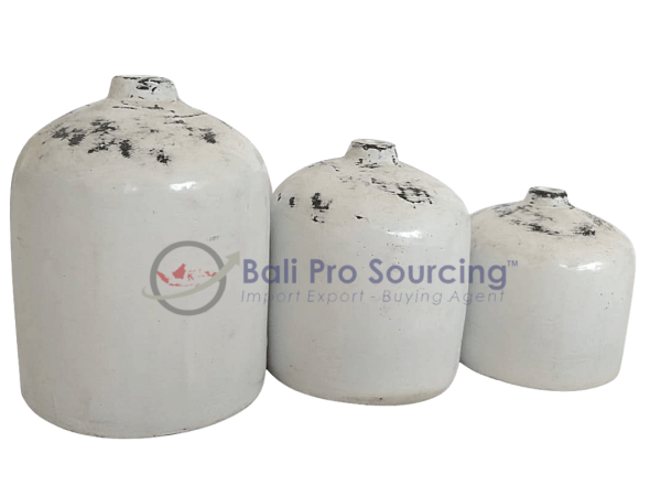 A Set Of 3 Vase