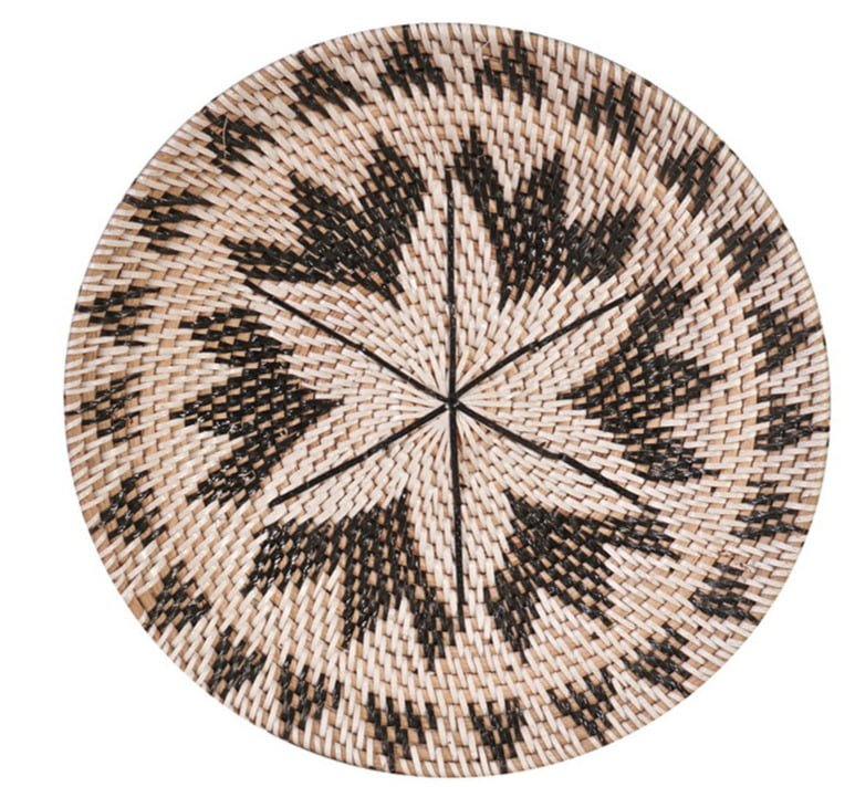 Assiette avec motifs rotin
