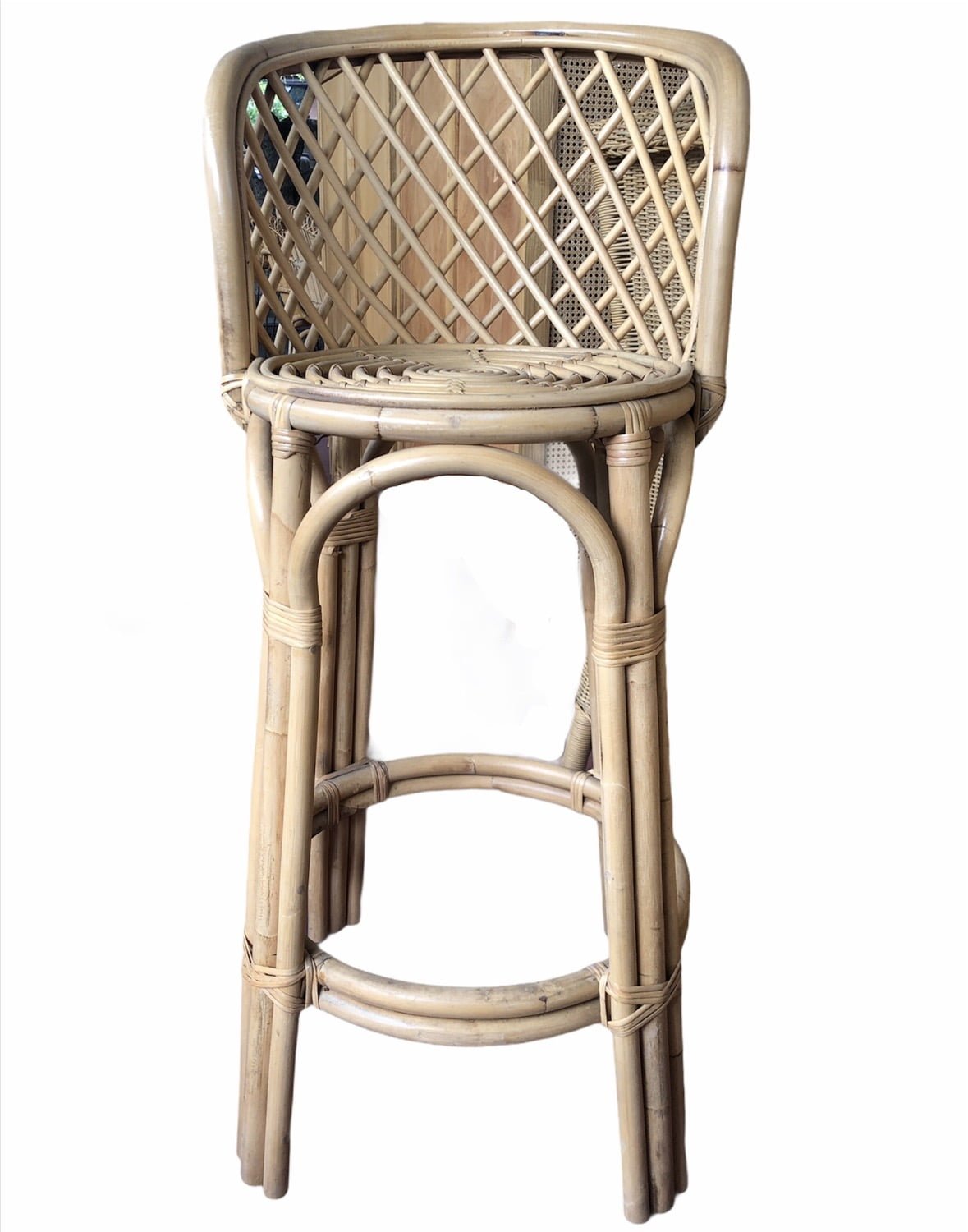 Rattan bar stool with backrest - Tabouret de bar en rotin avec dossier