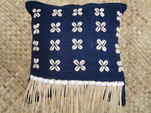 Shell pillow cover with Raffia