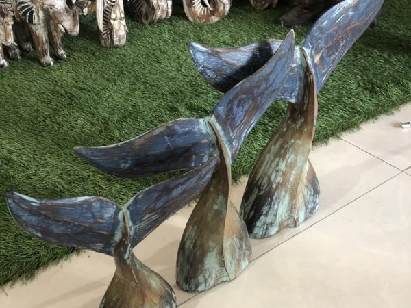 Wooden whale tail decoration set