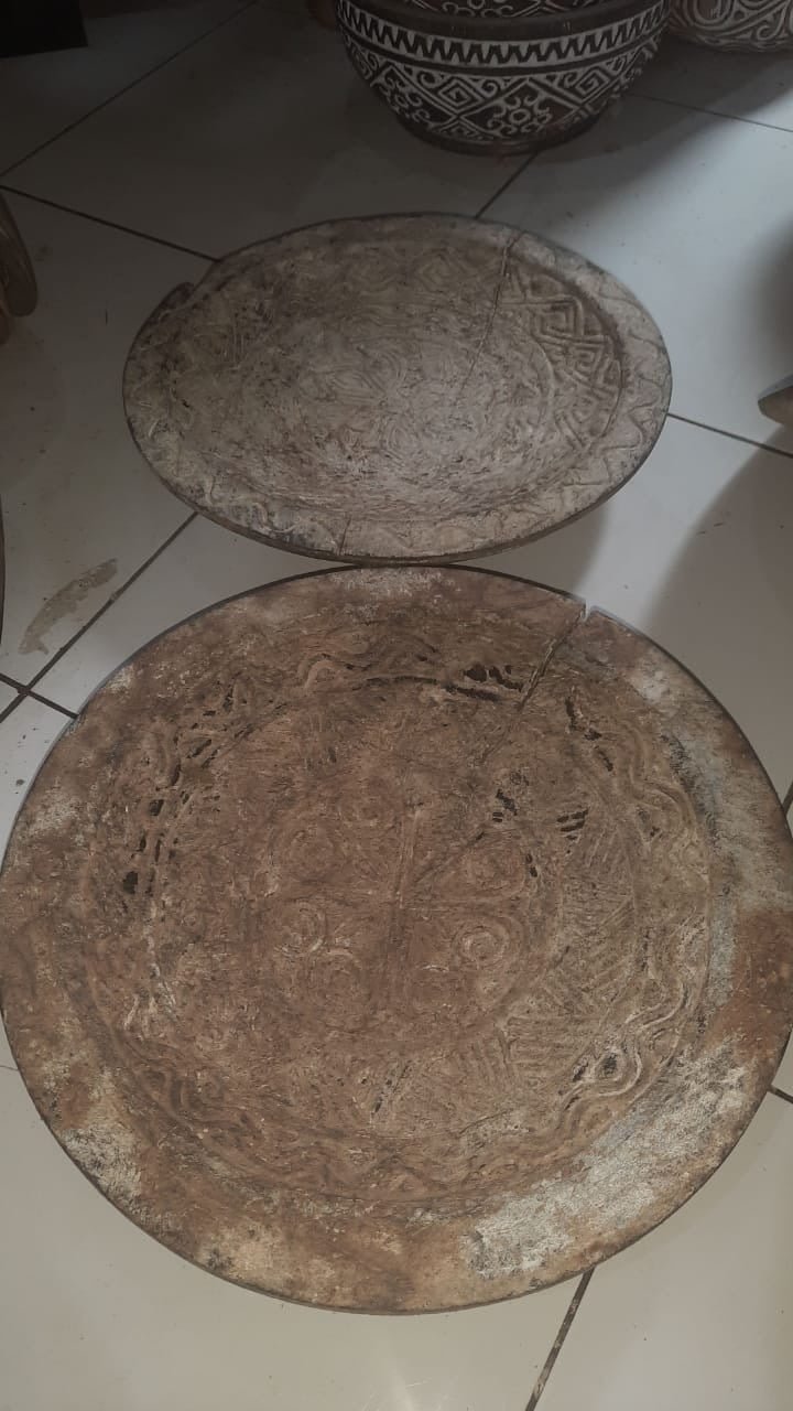 Antique Ethnic Plate - Plat Antique Ethnique